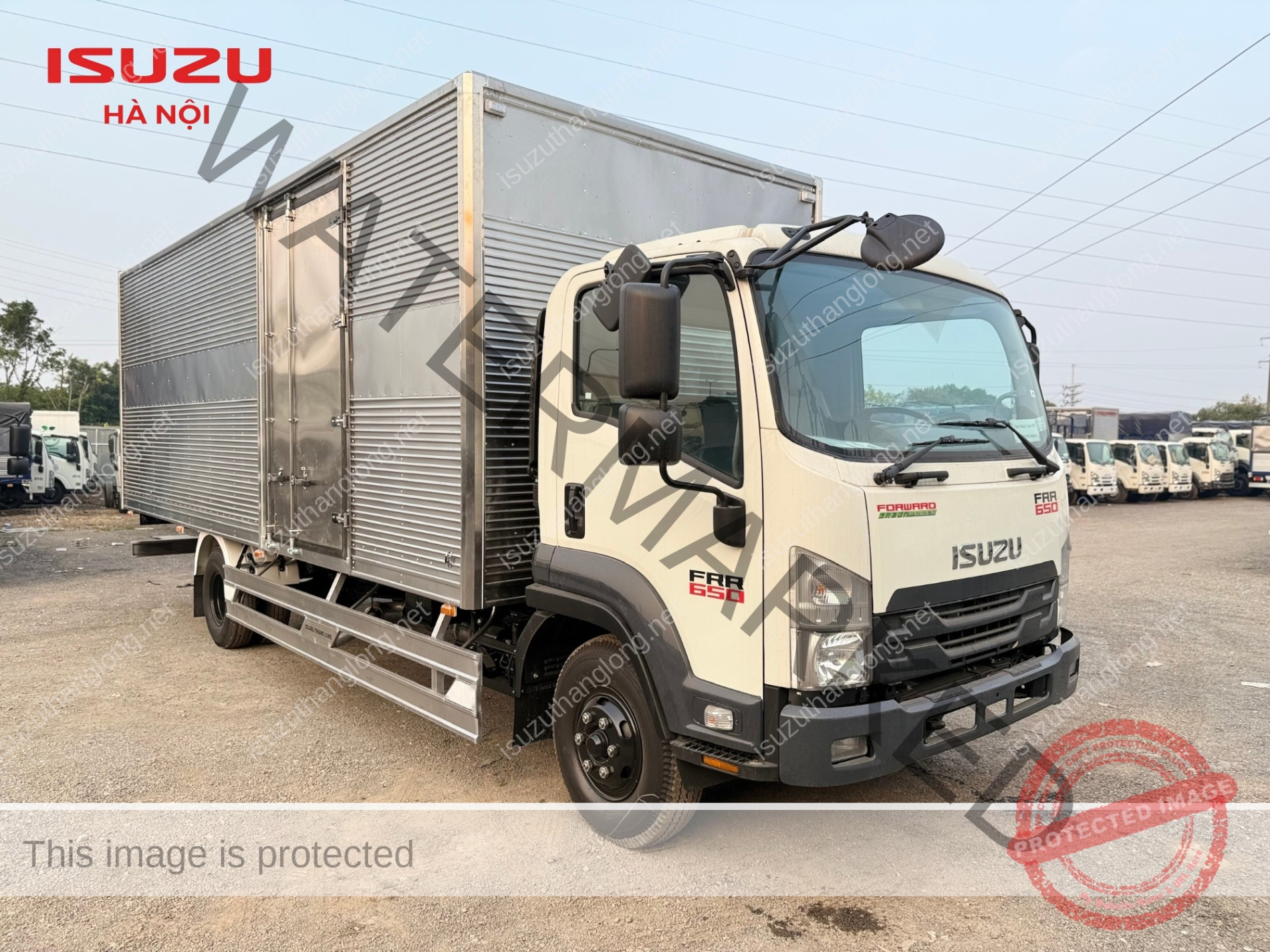 ISUZU FRR650 Thùng Kín Tải Trọng 5.8 Tấn