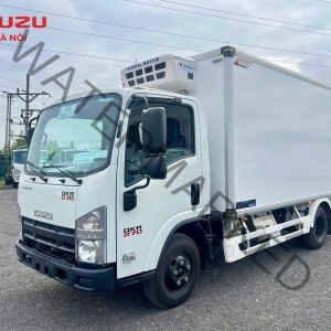 ISUZU QKR270 Thùng Đông Lạnh Tải Trọng 1.9 Tấn – 2.4 Tấn